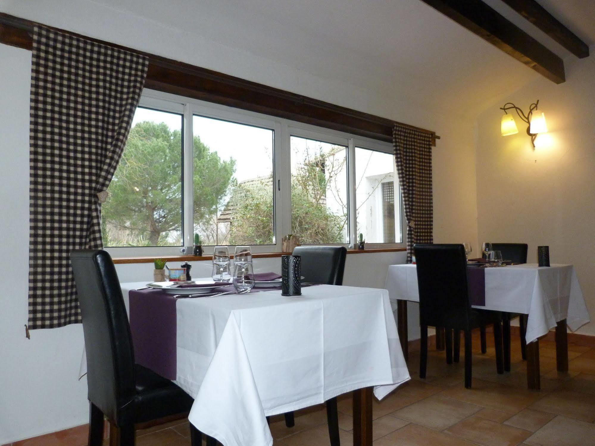 Mas De Calabrun Hotel Saintes-Maries-de-la-Mer Bagian luar foto
