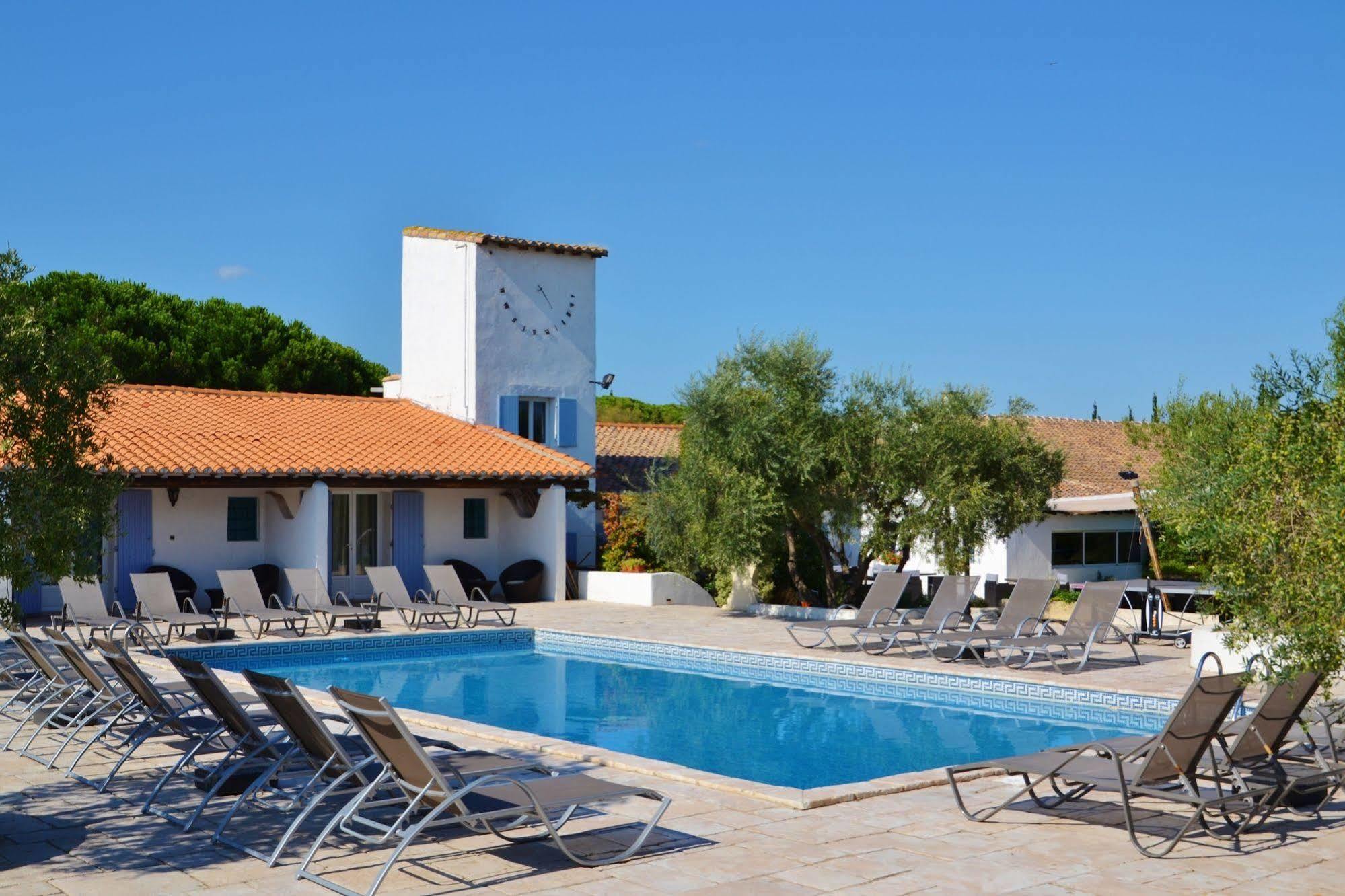 Mas De Calabrun Hotel Saintes-Maries-de-la-Mer Bagian luar foto